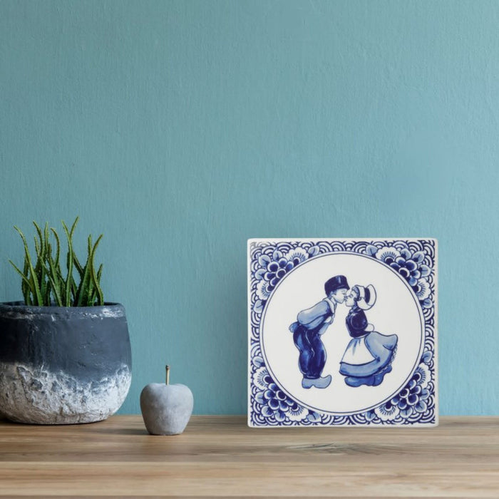 Tile delft blue - Kissing couple 13x13 cm
