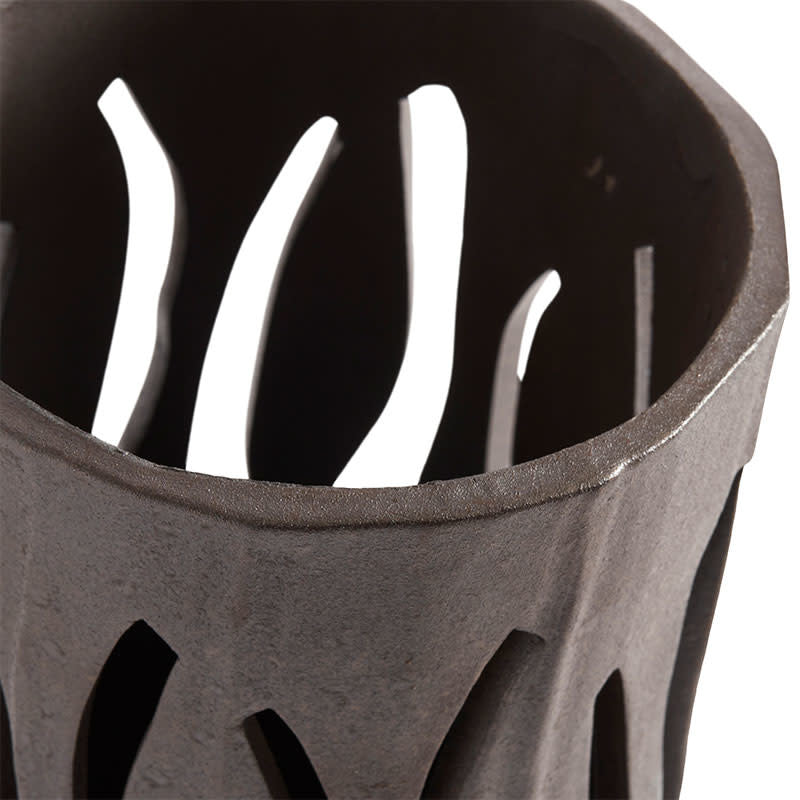 Gaia Lantaarn / Vaas L - Chocolate Stoneware - Ø12xH30 cm | Muubs