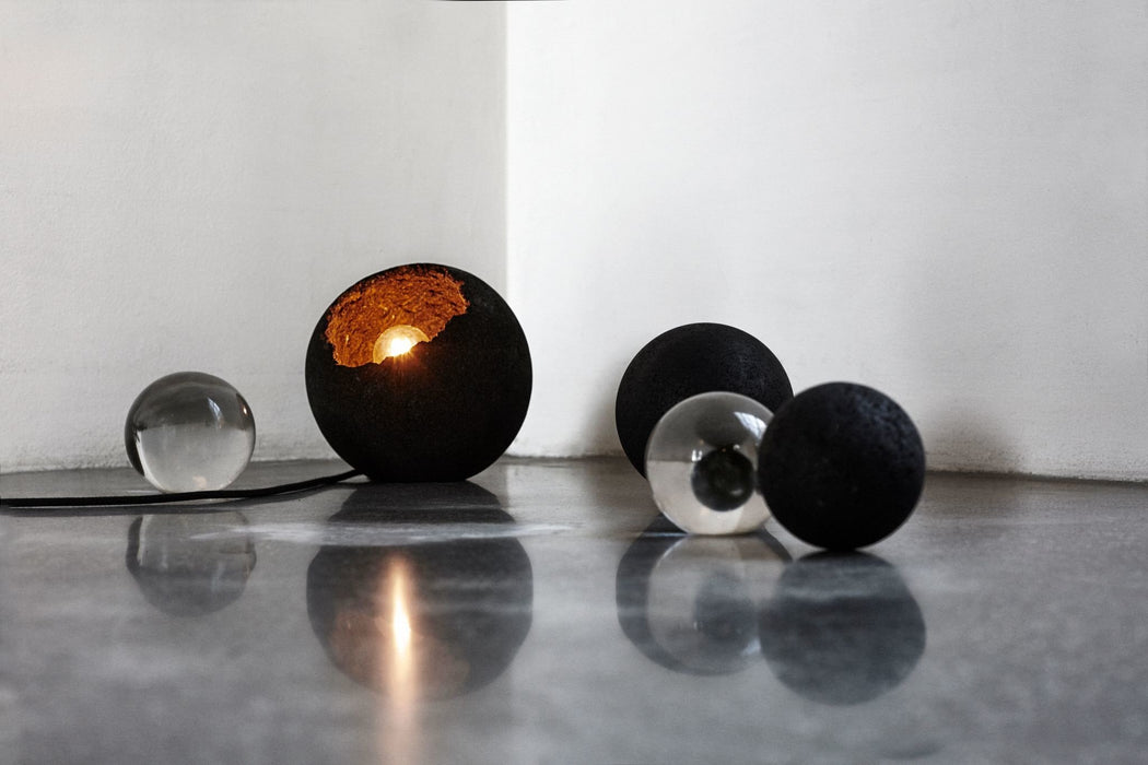 Floor lamp - Floor lamp Crust - Matt black Lava stone - H21 Ø22 cm