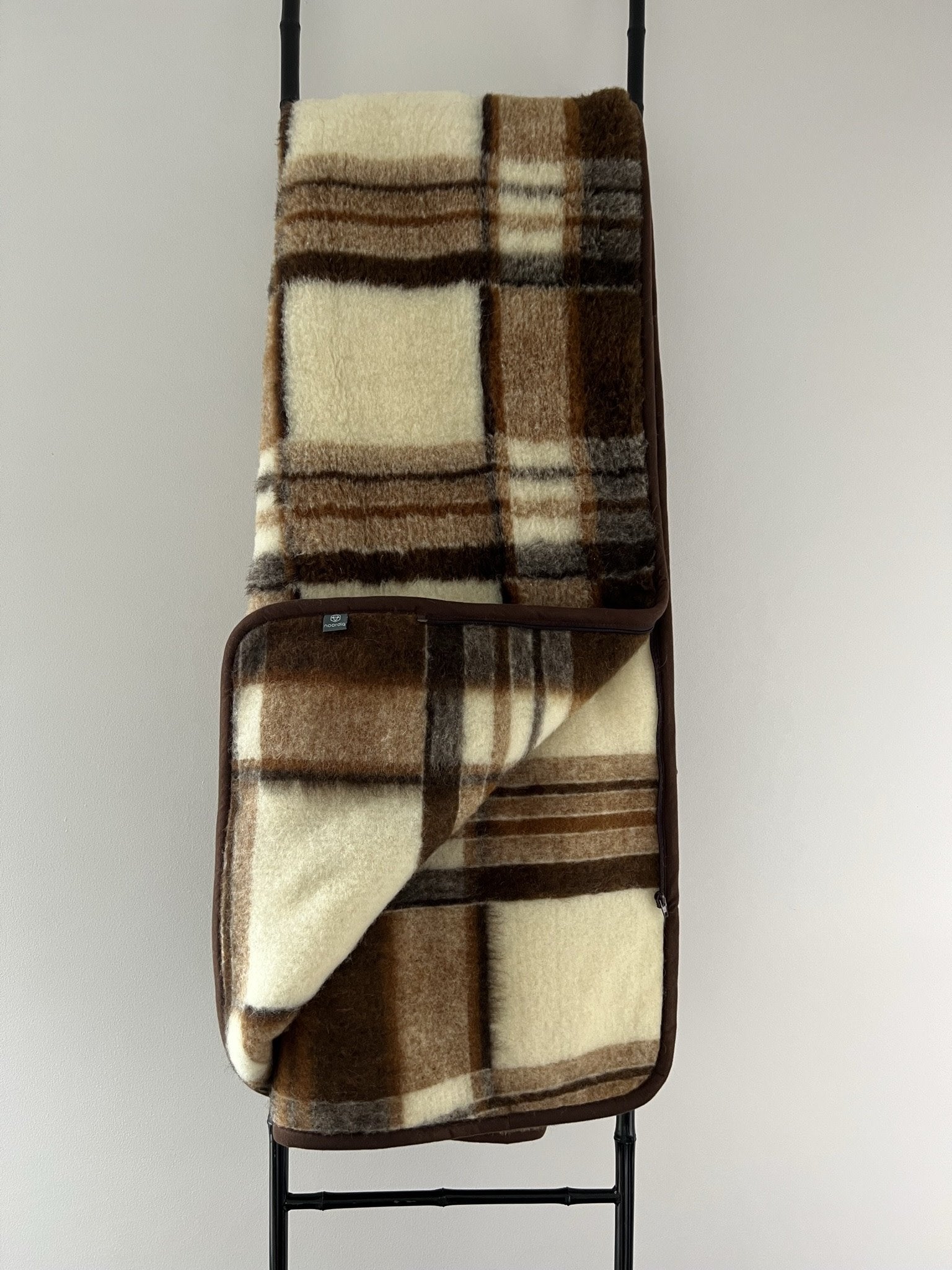 Plaid / Decke Thor - 100 % Wolle braun-weiß kariert