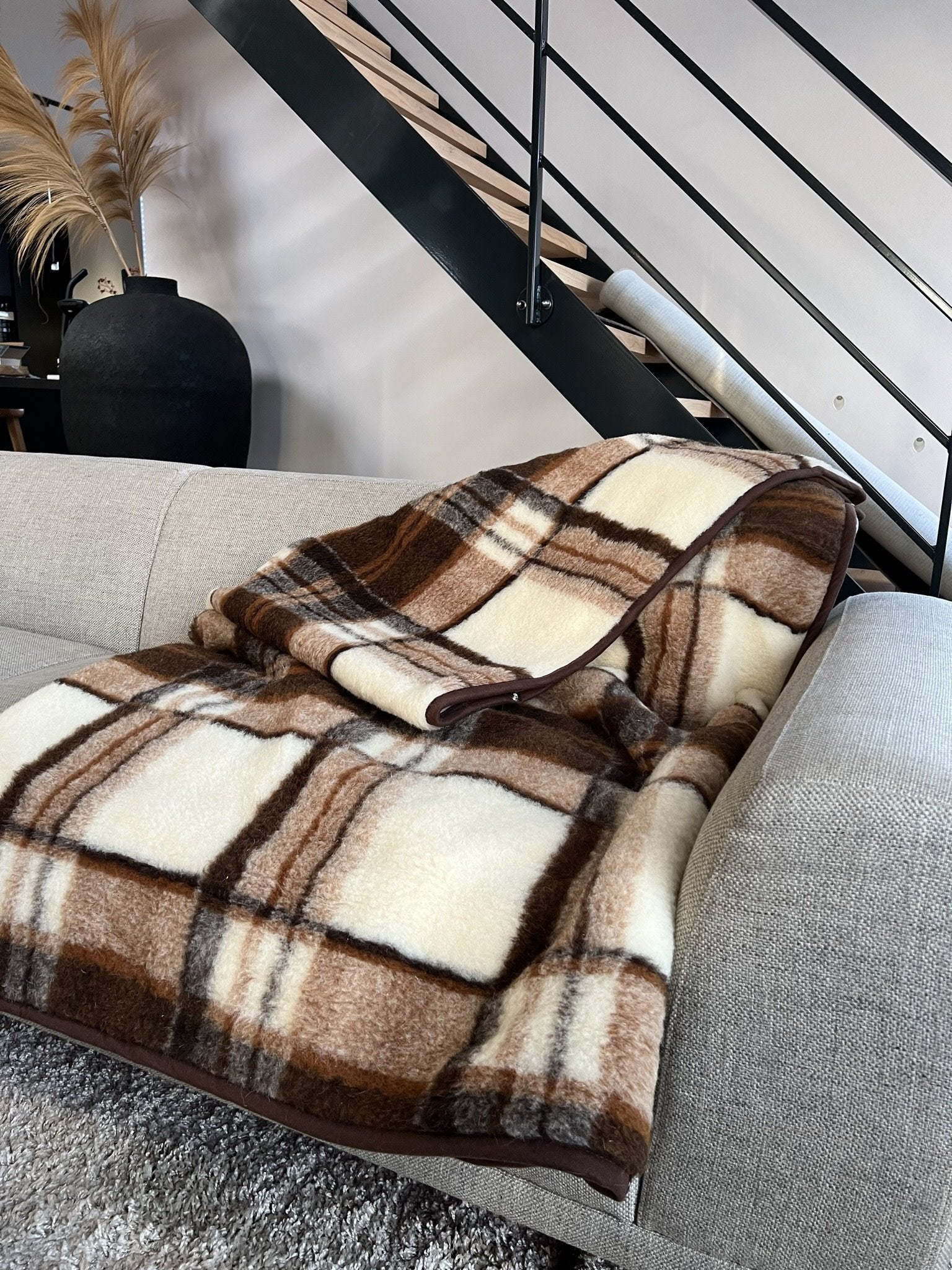 Plaid / Decke Thor - 100 % Wolle braun-weiß kariert