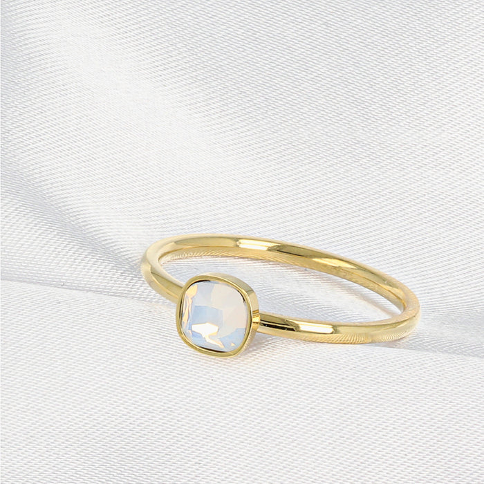 Ring Gold with quartz stone