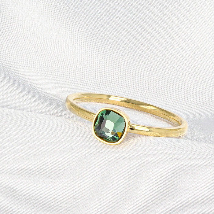 Ring Gold with green stone