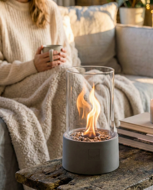 Stonefire tafelhaard grijs op gedekte tafel - gezellige sfeerverlichting voor romantische diners